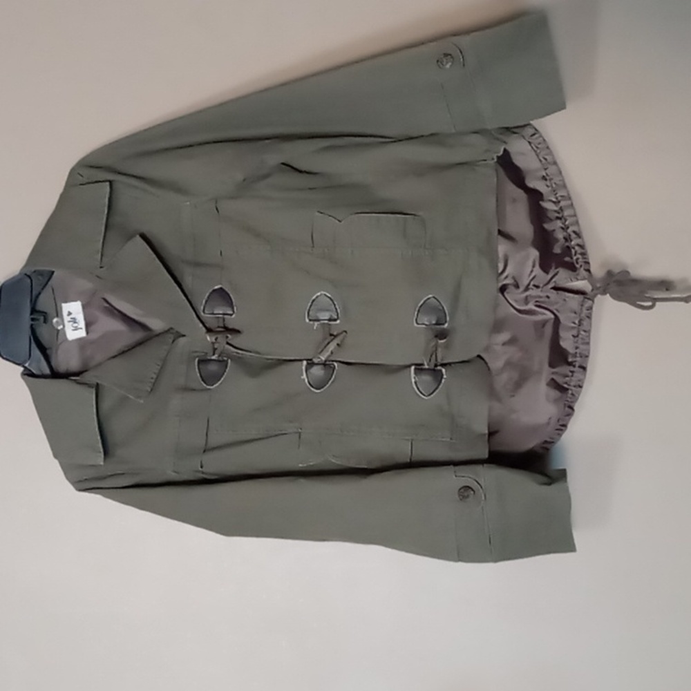 Jolt Dark Green w Faux Leather Patches and Big Buttoned Jacket w Adj Back M